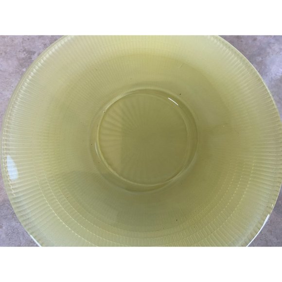 Pressed Glass Saucers One Clear And One Yellow Both 5.75" - Picture 4 of 6